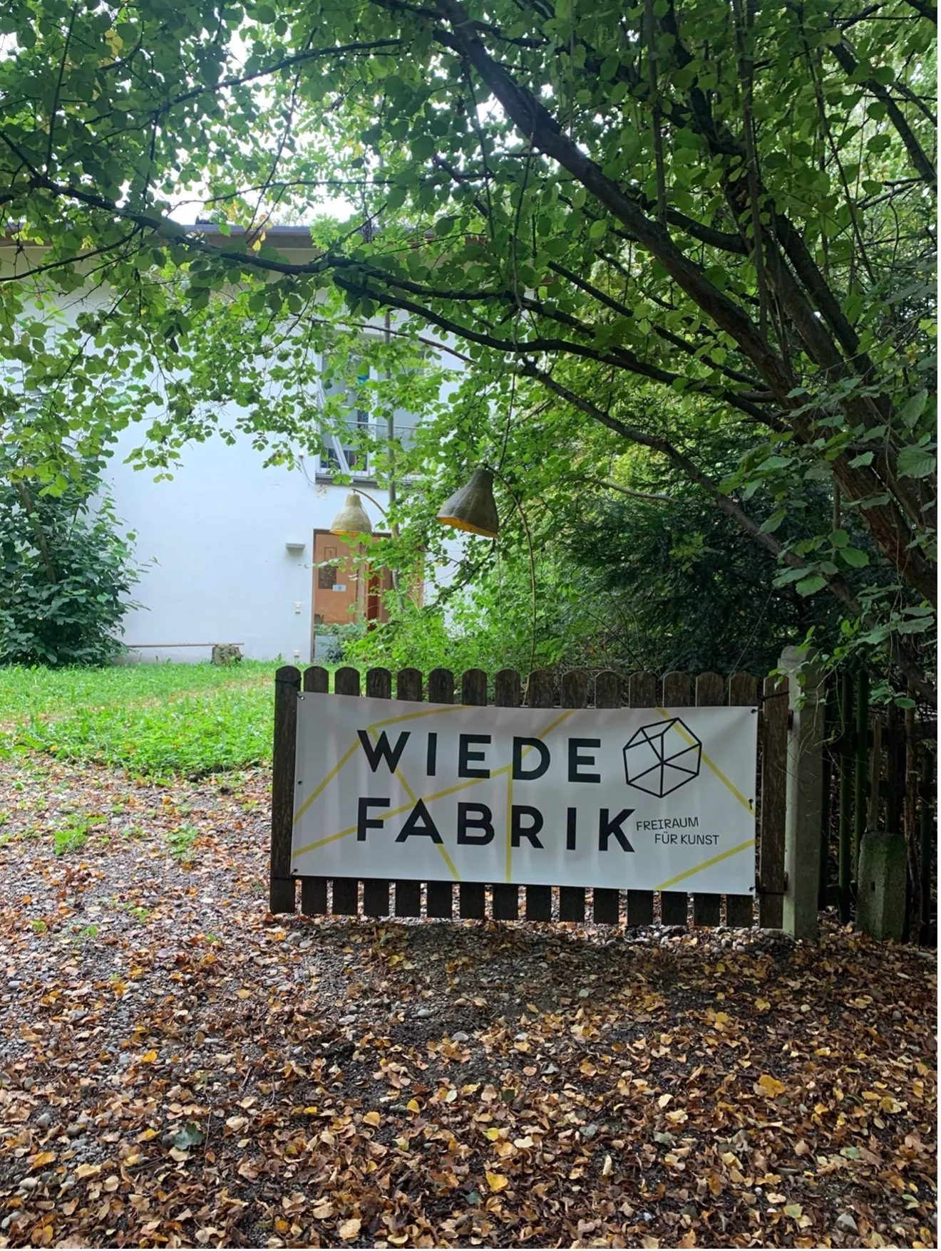 Hinter-Eingang zur Wiede-Fabrik